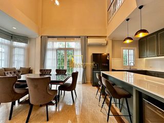 Casa en alquiler de 4 habitaciones en Bang Na, Bangkok