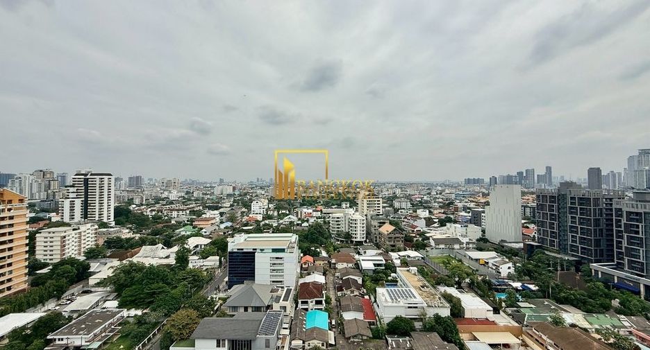 For rent 2 bedrooms condo in Watthana, Bangkok