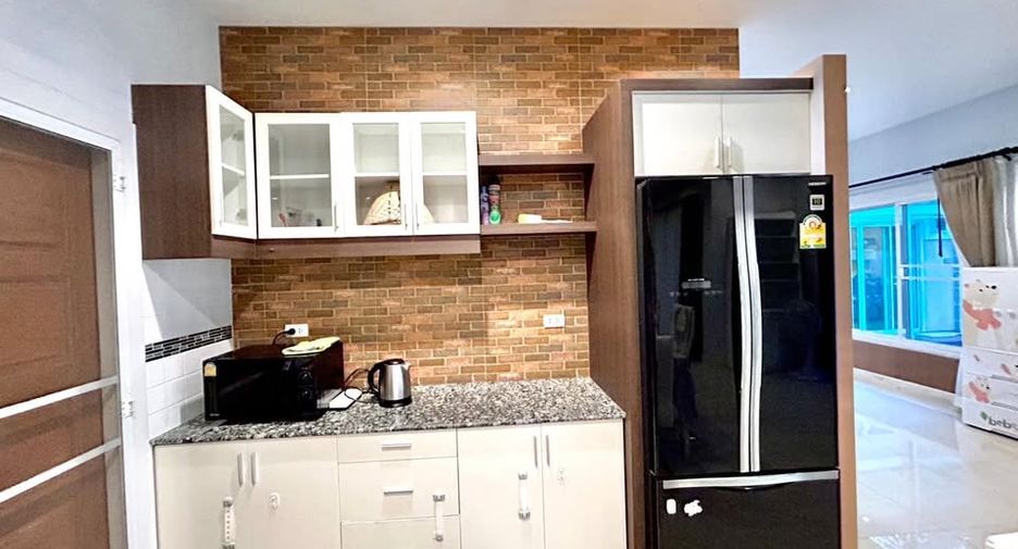 Villa zur Miete und zum Kauf mit 3 Zimmer in Bang Lamung, Chonburi