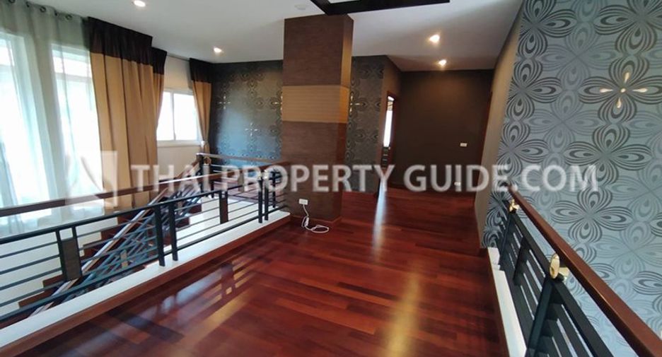 Villa en alquiler y en venta de 4 habitaciones en Prawet, Bangkok