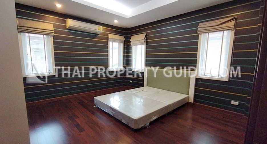 Villa en alquiler y en venta de 4 habitaciones en Prawet, Bangkok