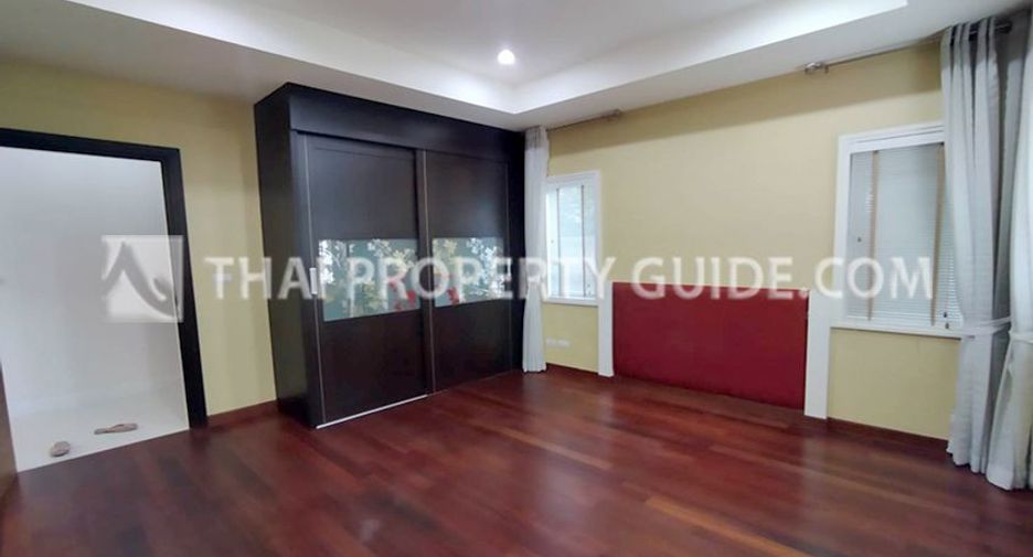 Villa en alquiler y en venta de 4 habitaciones en Prawet, Bangkok