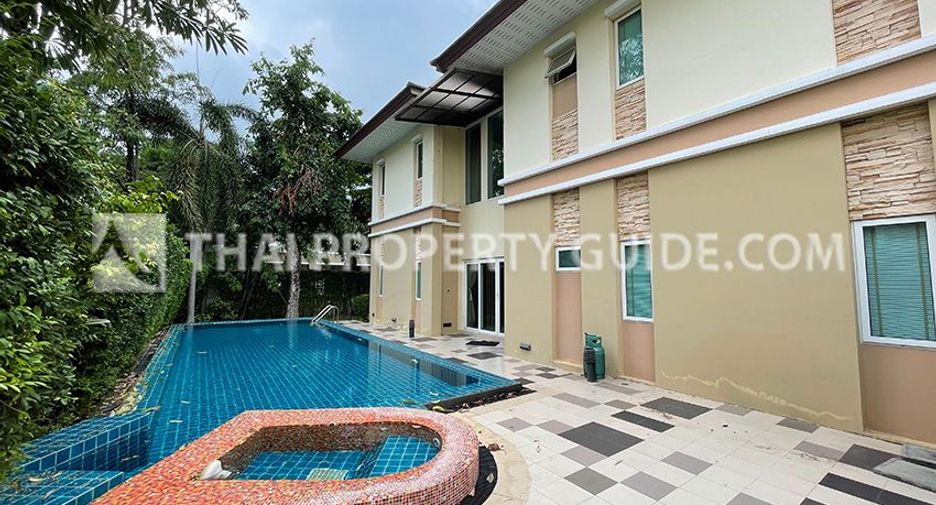 Villa en alquiler y en venta de 4 habitaciones en Prawet, Bangkok