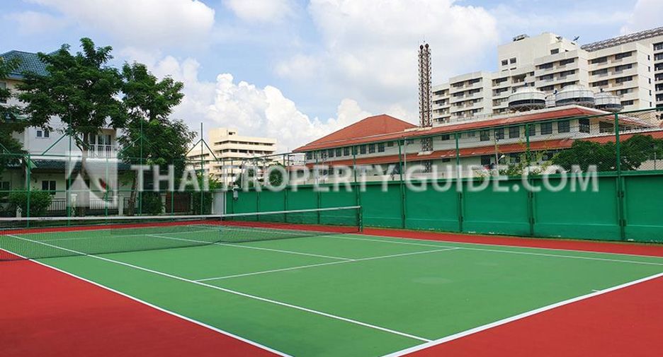 Villa en alquiler y en venta de 4 habitaciones en Prawet, Bangkok