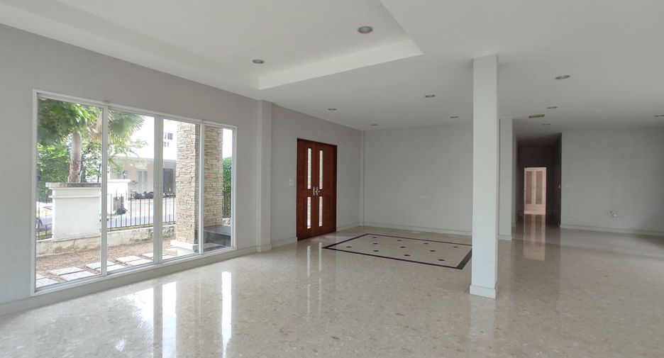 For sale 3 bedrooms house in Thawi Watthana, Bangkok