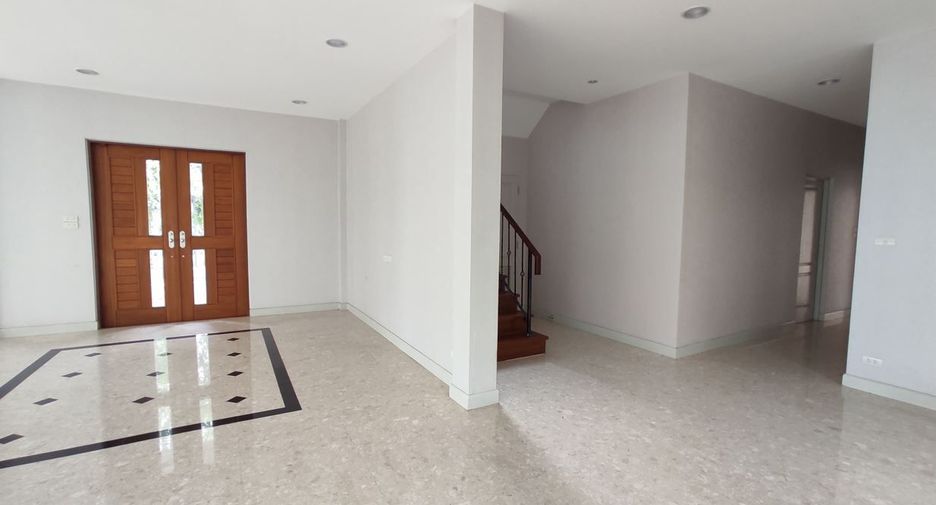 For sale 3 bedrooms house in Thawi Watthana, Bangkok
