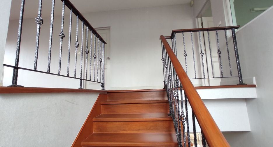 For sale 3 bedrooms house in Thawi Watthana, Bangkok