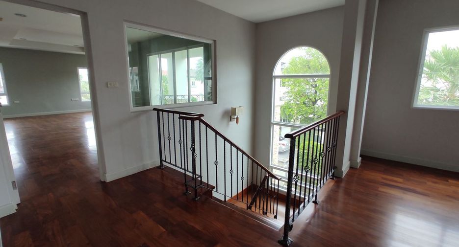 For sale 3 bedrooms house in Thawi Watthana, Bangkok