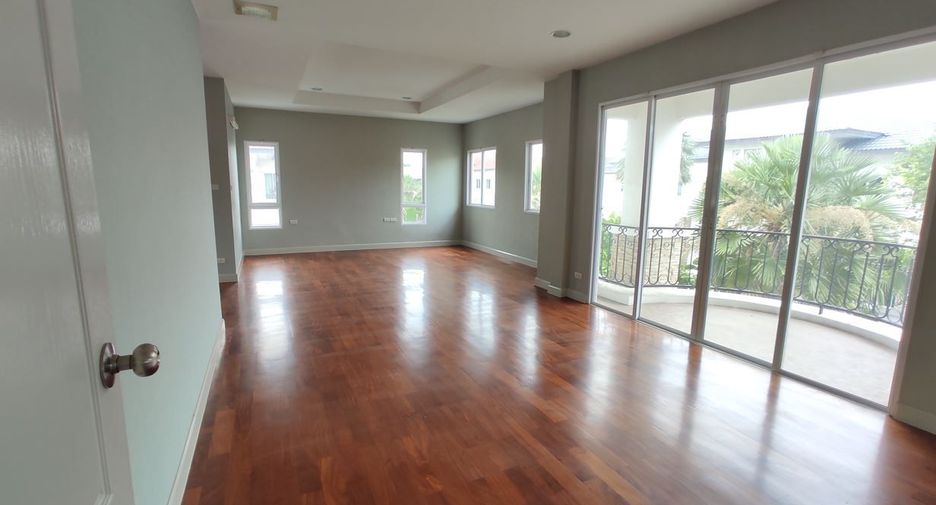 For sale 3 bedrooms house in Thawi Watthana, Bangkok