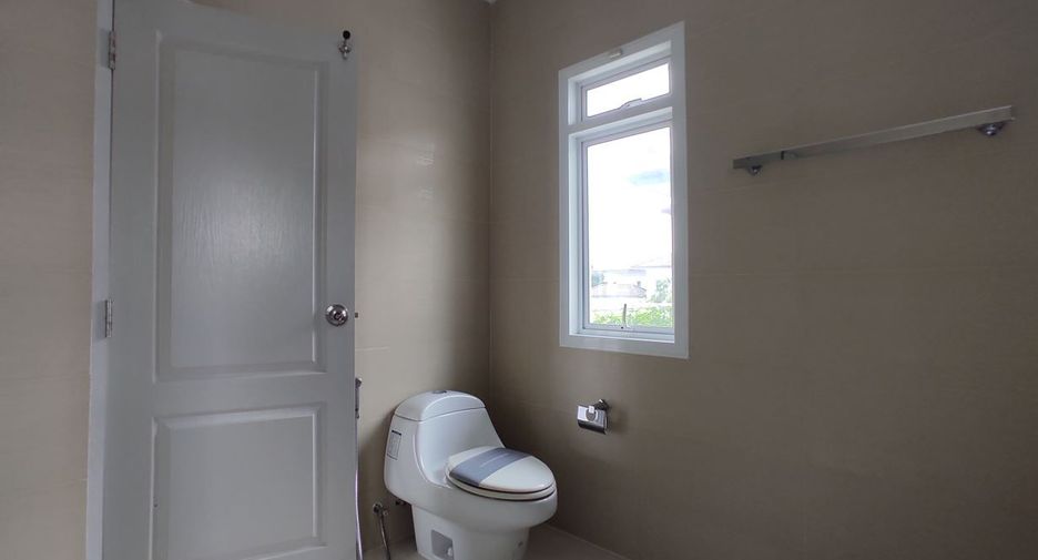 For sale 3 bedrooms house in Thawi Watthana, Bangkok