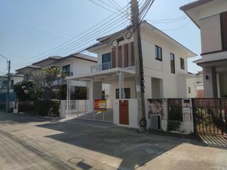 For sale 3 bedrooms house in Thung Khru, Bangkok