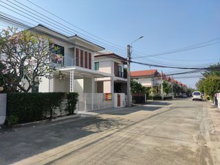 For sale 3 bedrooms house in Thung Khru, Bangkok