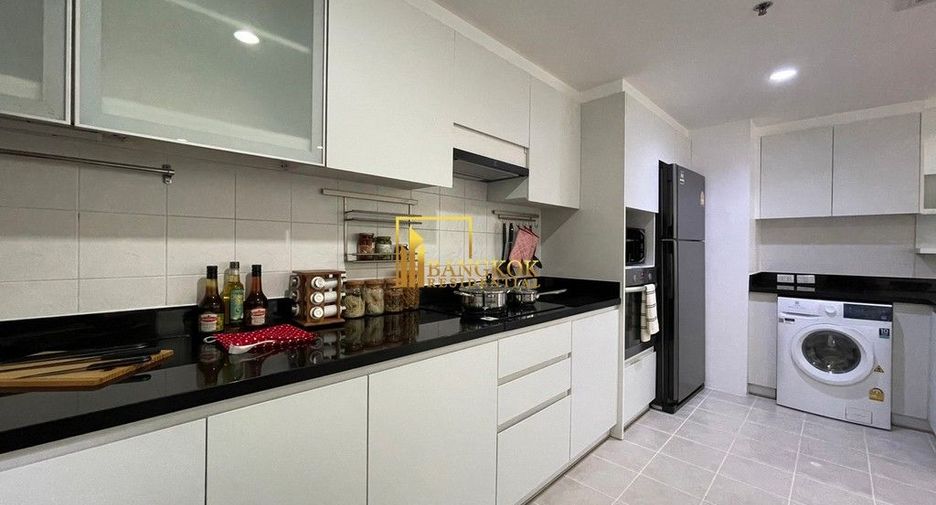 For rent 3 bedrooms apartment in Watthana, Bangkok