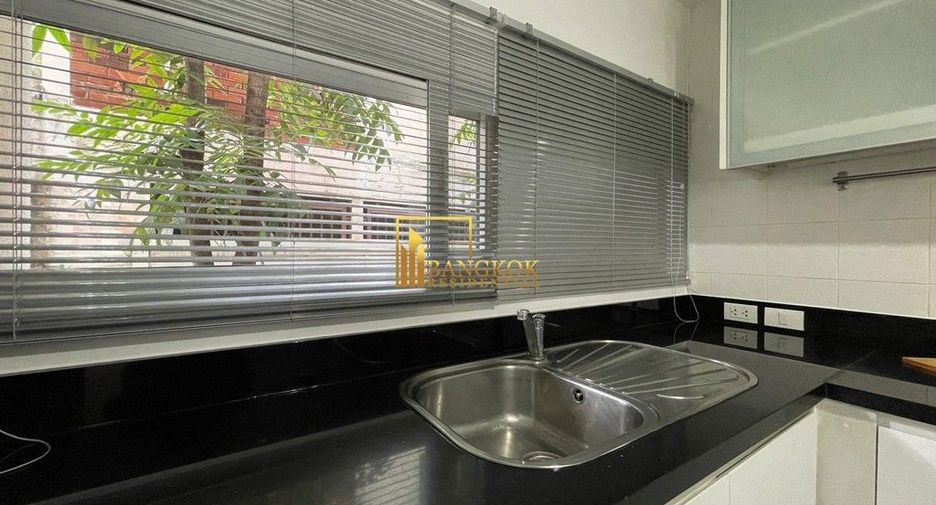 For rent 3 bedrooms apartment in Watthana, Bangkok