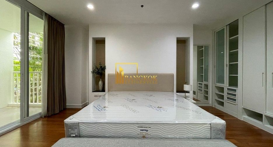 For rent 3 bedrooms apartment in Watthana, Bangkok