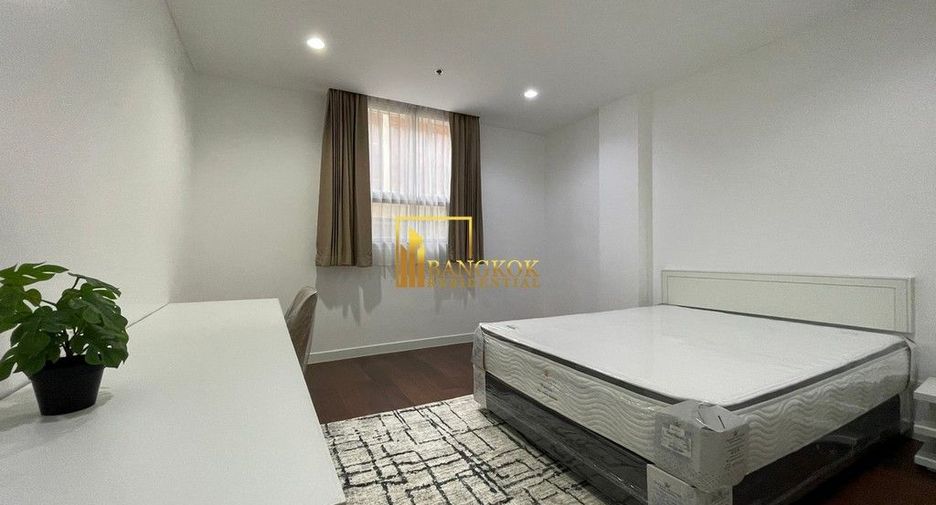 For rent 3 bedrooms apartment in Watthana, Bangkok