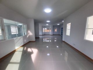 For sale 3 bedrooms house in Thawi Watthana, Bangkok