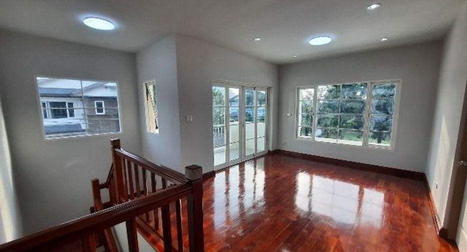 For sale 3 bedrooms house in Thawi Watthana, Bangkok