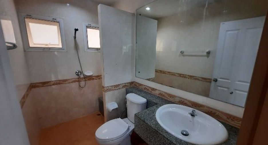 For sale 3 bedrooms house in Thawi Watthana, Bangkok