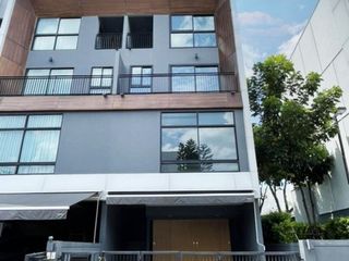 For rent そして for sale 3 Beds townhouse in Suan Luang, Bangkok