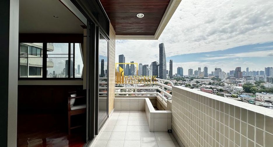 À louer 3 chambres condo à Khlong Toei, Bangkok