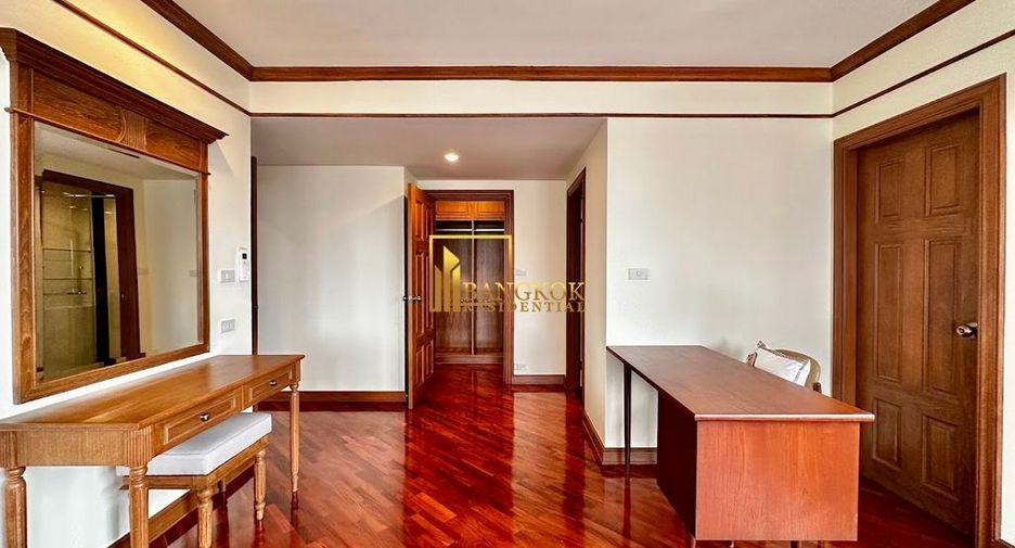 À louer 3 chambres condo à Khlong Toei, Bangkok