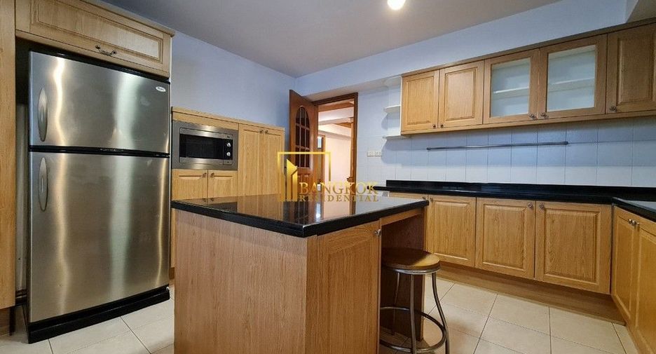 For rent 3 bedrooms apartment in Watthana, Bangkok