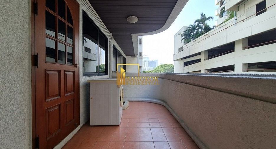 For rent 3 bedrooms apartment in Watthana, Bangkok