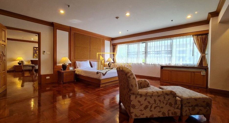 For rent 3 bedrooms apartment in Watthana, Bangkok