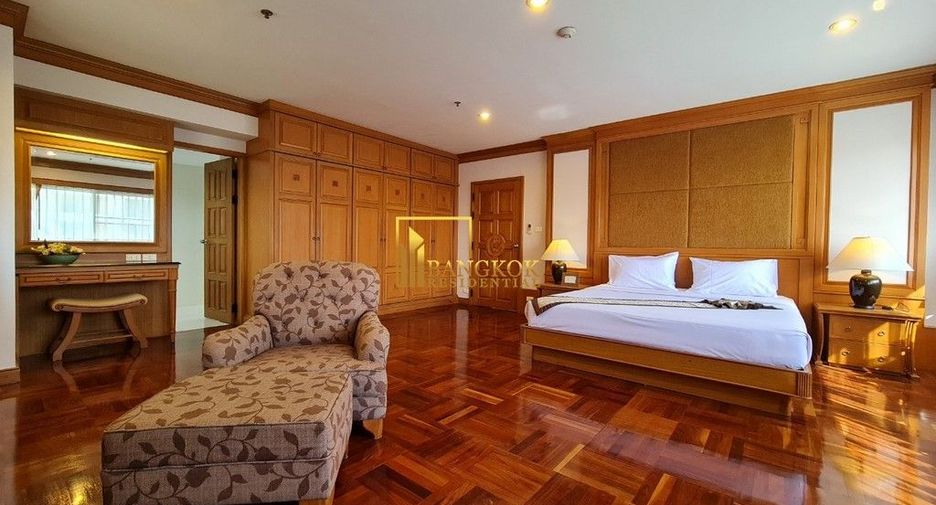 For rent 3 bedrooms apartment in Watthana, Bangkok