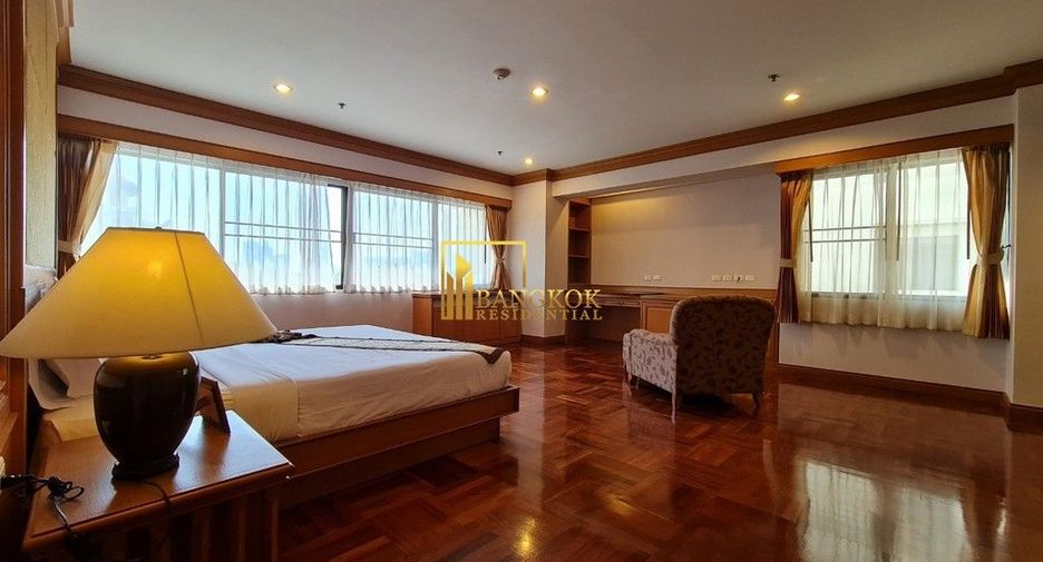 For rent 3 bedrooms apartment in Watthana, Bangkok