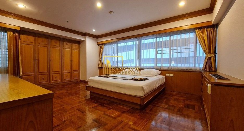 For rent 3 bedrooms apartment in Watthana, Bangkok