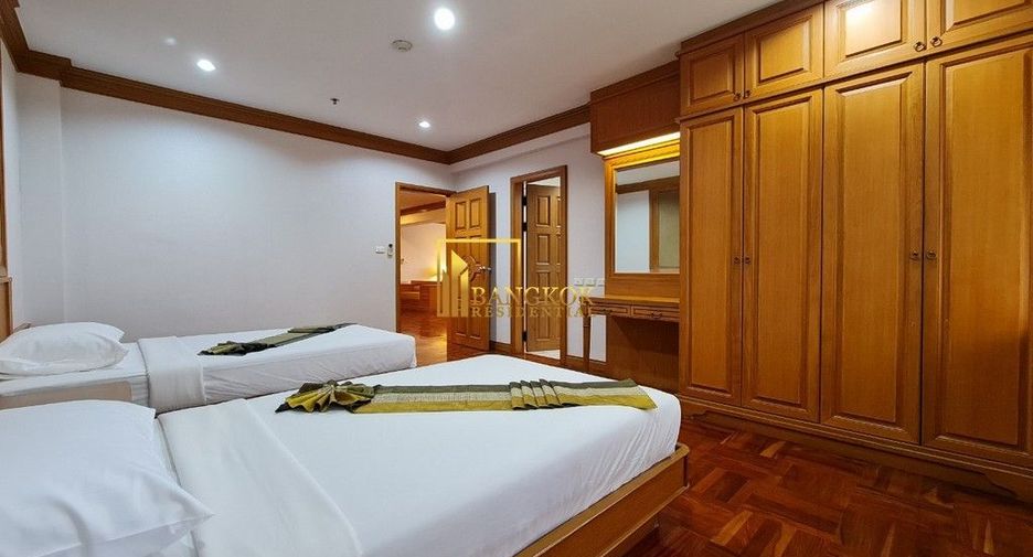 For rent 3 bedrooms apartment in Watthana, Bangkok