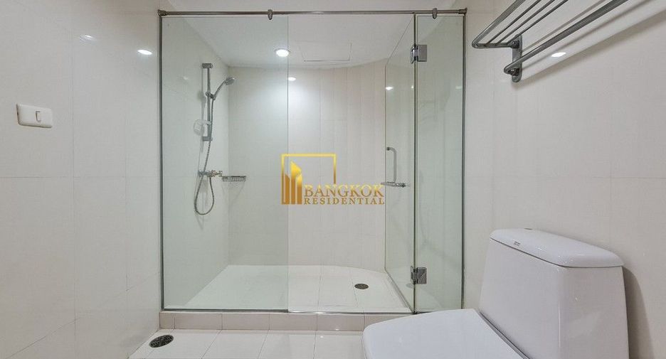 For rent 3 bedrooms apartment in Watthana, Bangkok