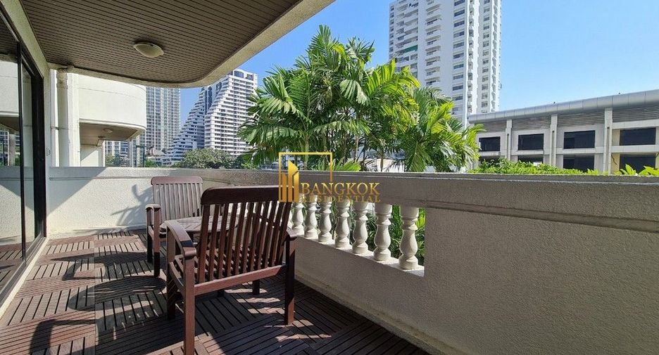 For rent 3 bedrooms apartment in Watthana, Bangkok
