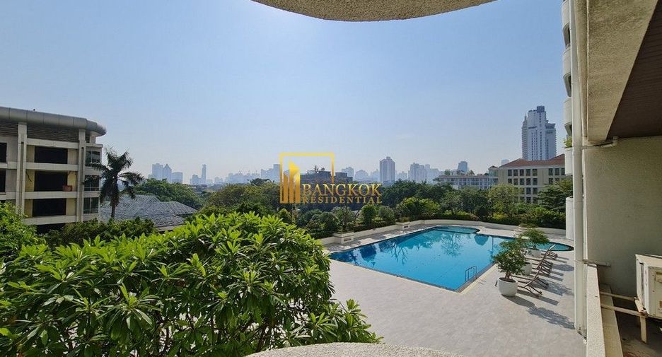 For rent 3 bedrooms apartment in Watthana, Bangkok