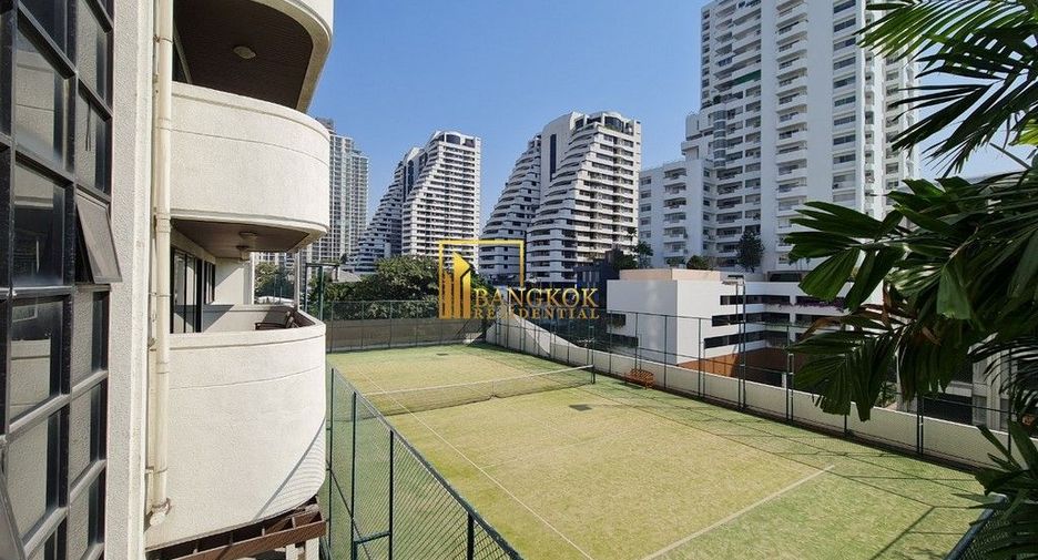 For rent 3 bedrooms apartment in Watthana, Bangkok