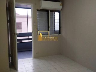 For rent 2 bedrooms apartment in Khlong Toei, Bangkok