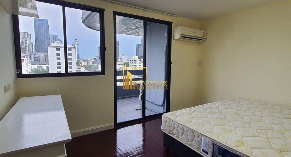 For rent 2 bedrooms apartment in Khlong Toei, Bangkok