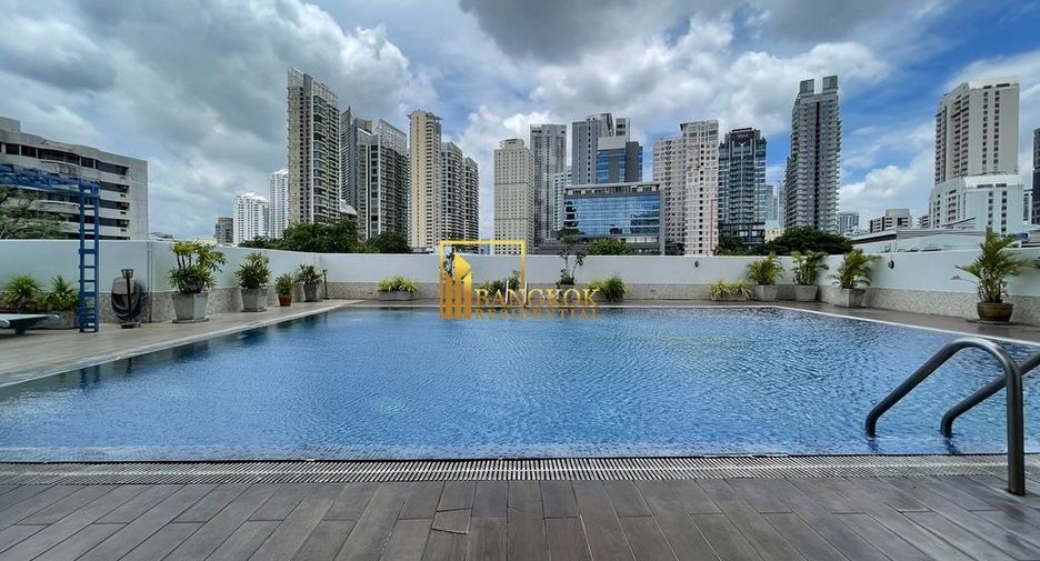 For rent 2 bedrooms apartment in Khlong Toei, Bangkok