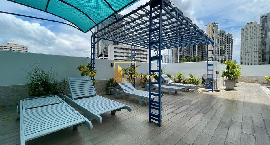 For rent 2 bedrooms apartment in Khlong Toei, Bangkok