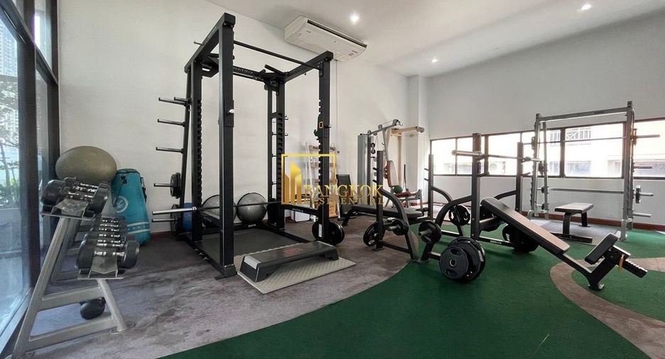 For rent 2 bedrooms apartment in Khlong Toei, Bangkok
