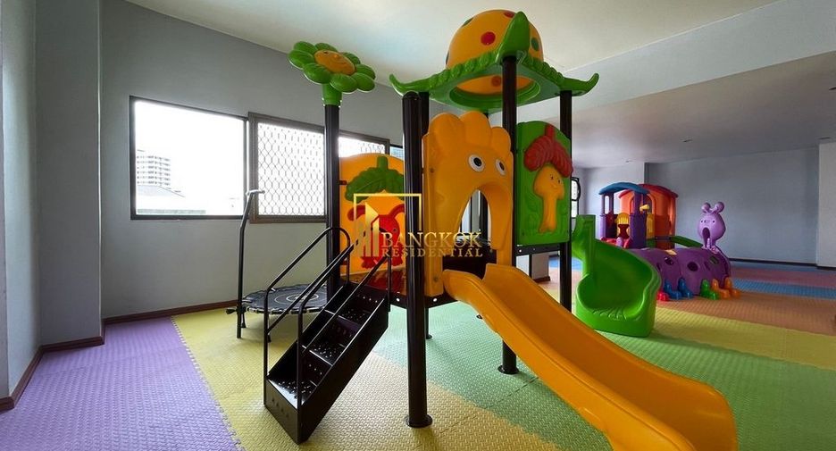 For rent 2 bedrooms apartment in Khlong Toei, Bangkok