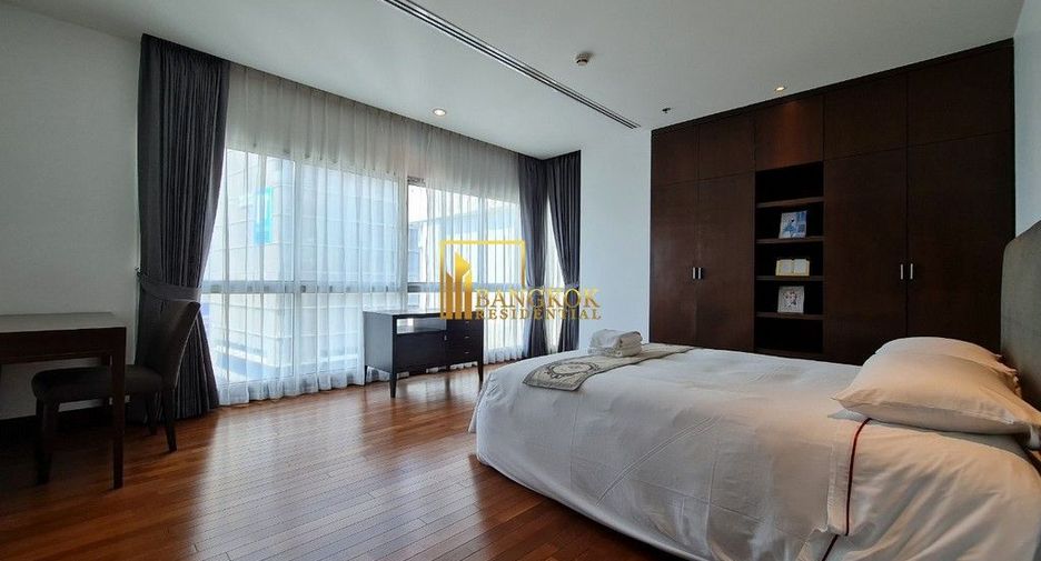 For rent 3 bedrooms apartment in Pathum Wan, Bangkok
