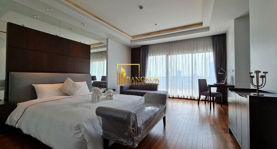 For rent 3 bedrooms apartment in Pathum Wan, Bangkok