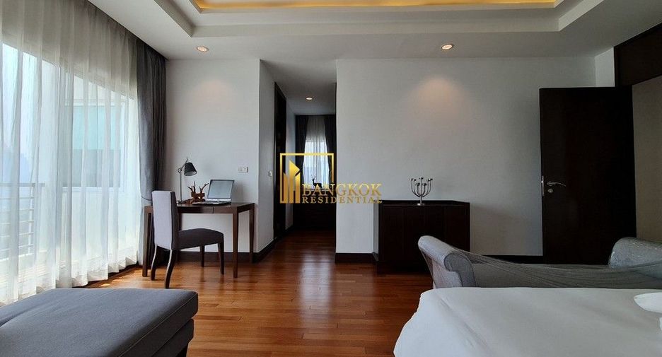 For rent 3 bedrooms apartment in Pathum Wan, Bangkok