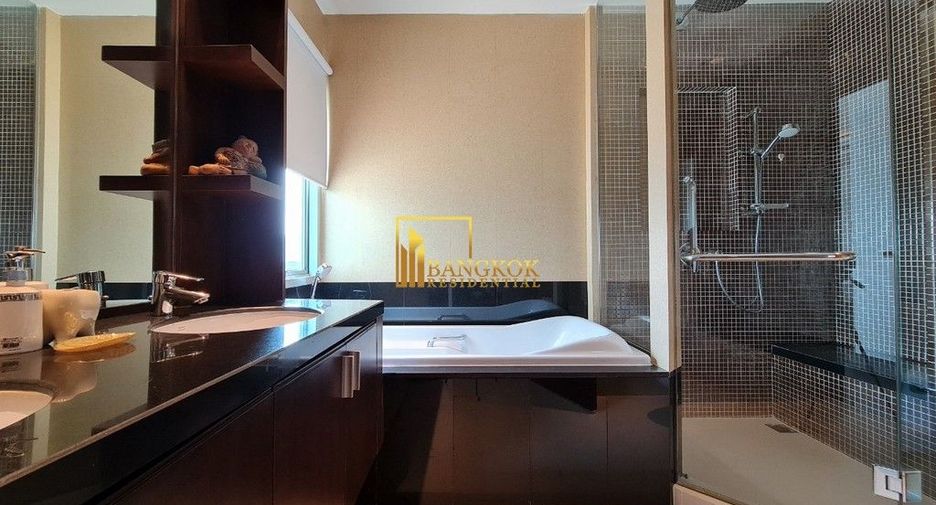 For rent 3 bedrooms apartment in Pathum Wan, Bangkok