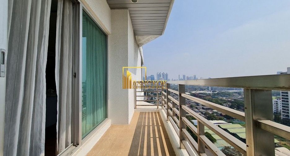 For rent 3 bedrooms apartment in Pathum Wan, Bangkok