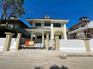 À vendre 4 chambres maison à Bang Khae, Bangkok