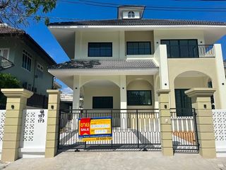 À vendre 4 chambres maison à Bang Khae, Bangkok